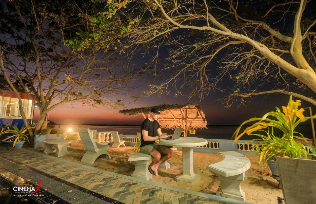 Dinuda Resort Kalpitiya Bagian luar foto