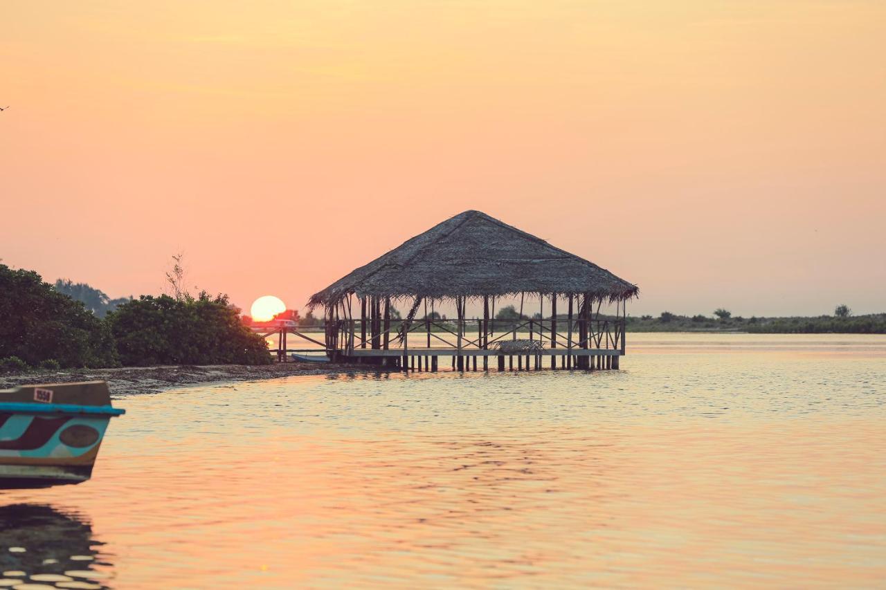 Dinuda Resort Kalpitiya Bagian luar foto